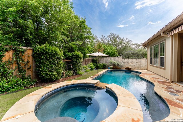 135 Penns Way, Shavano Park, TX 78231 - view of pool with a fenced backyard, a pool with connected hot tub, and a patio