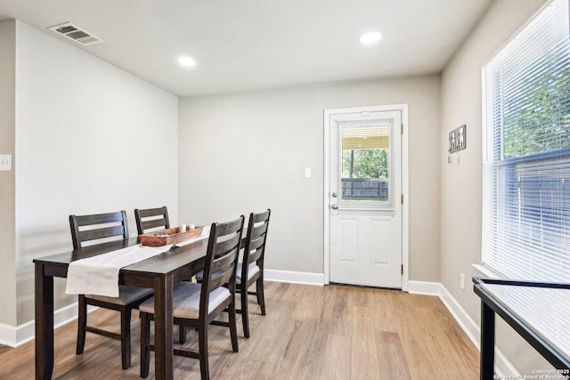 6438 Candleview Ct, San Antonio, TX 78244 - dining area featuring light wood-type flooring, recessed lighting, and baseboards