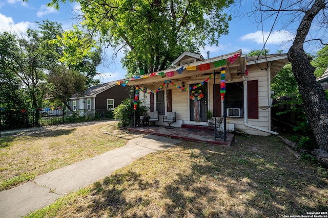 2332 Houston, San Antonio, TX 78202 - view of front of property with covered porch