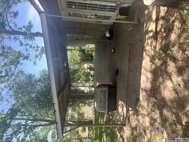130 Eastwood, San Antonio, TX 78220 - exterior view