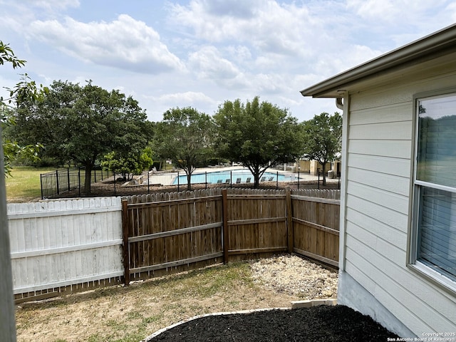 9702 Falcon Bay, Converse, TX 78109 - view of yard with a community pool