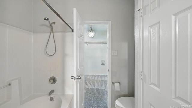 2253 Hidden Mdw, New Braunfels, TX 78130 - full bathroom featuring toilet and washtub / shower combination