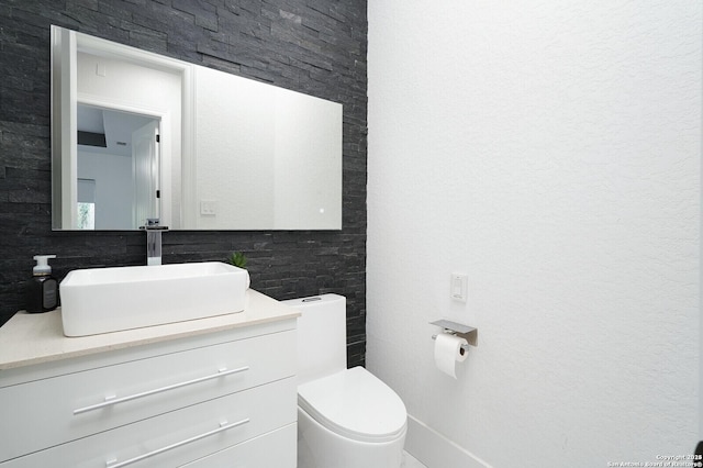 25203 Spider Rock, Boerne, TX 78006 - half bath featuring toilet and vanity