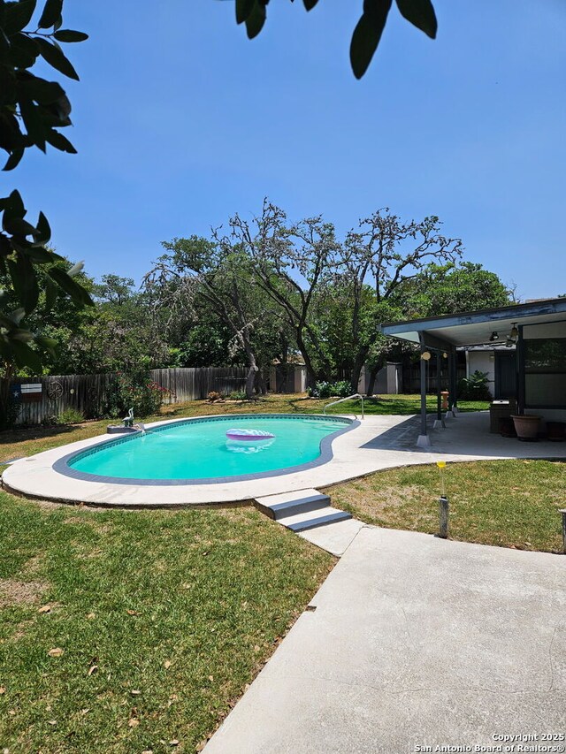 109 Cueva, Hollywood Park, TX 78232 - view of swimming pool with a patio area