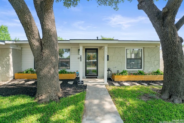 351 Barbara, San Antonio, TX 78216 - view of front of house with a garden