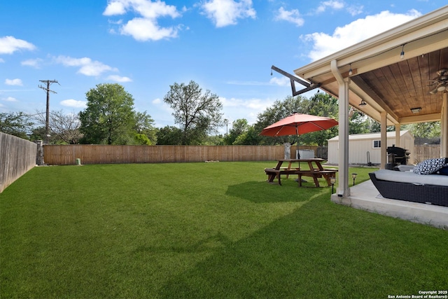 15206 Redbird Mnr, San Antonio, TX 78253 - view of yard featuring a ceiling fan