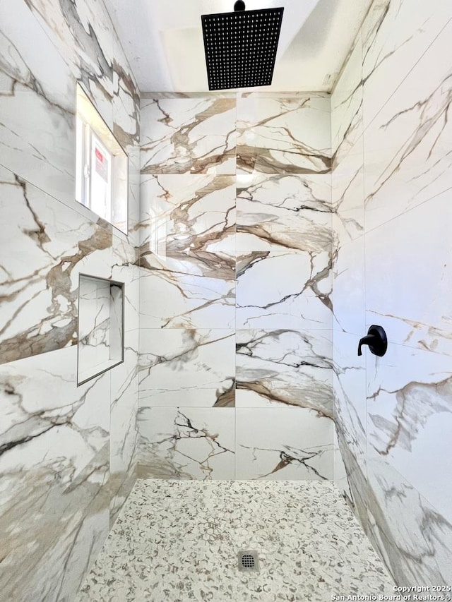 6427 Ridge Cir, San Antonio, TX 78233 - full bath with a marble finish shower