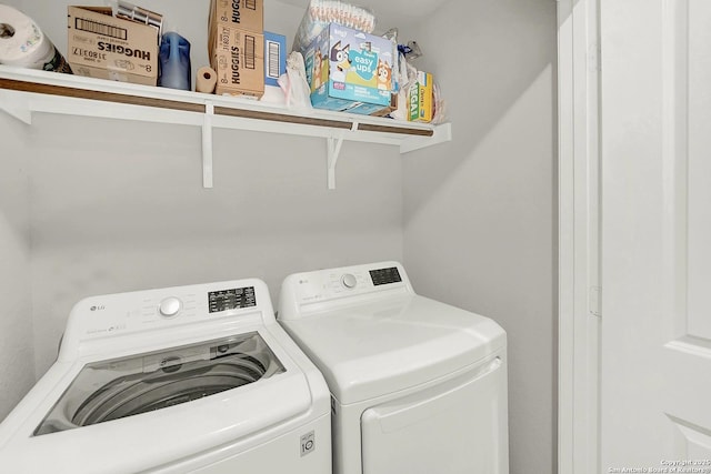 1919 Goldfinch, New Braunfels, TX 78130 - laundry area featuring washing machine and dryer