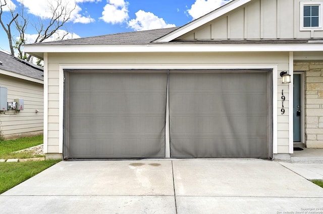 1919 Goldfinch, New Braunfels, TX 78130 - garage featuring driveway
