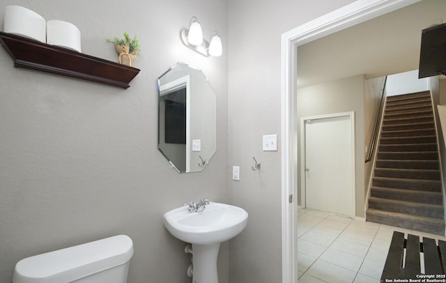 5727 Ivans Farm, San Antonio, TX 78244 - bathroom featuring toilet and tile patterned flooring