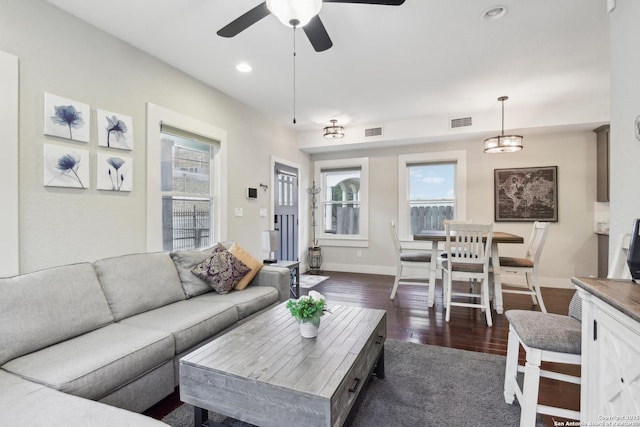 621 Center St, San Antonio, TX 78202 - living area with healthy amount of natural light, baseboards, a ceiling fan, recessed lighting, and dark wood-type flooring