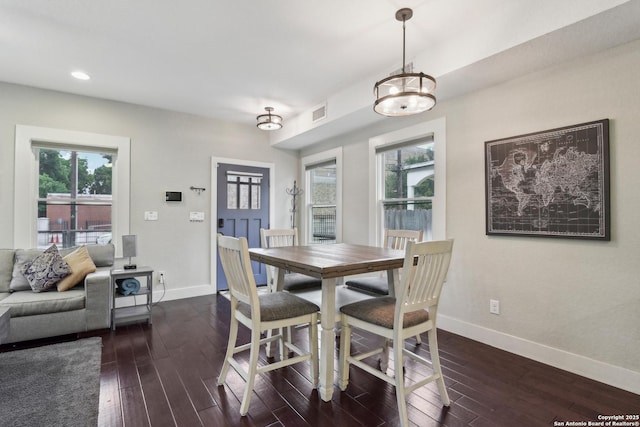 621 Center St, San Antonio, TX 78202 - dining space featuring baseboards, dark wood-type flooring, and recessed lighting