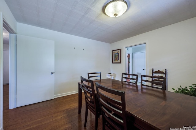 119 Janis Rae, San Antonio, TX 78201 - dining space with dark wood-style flooring and baseboards