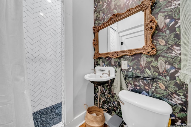 419 Wickes, San Antonio, TX 78210 - bathroom featuring a shower with shower curtain and toilet