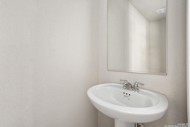 11947 Sand Wedge, San Antonio, TX 78221 - bathroom featuring a sink