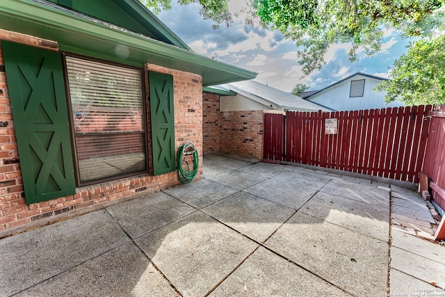 5003 Rustic Rdg, San Antonio, TX 78228 - view of patio with fence