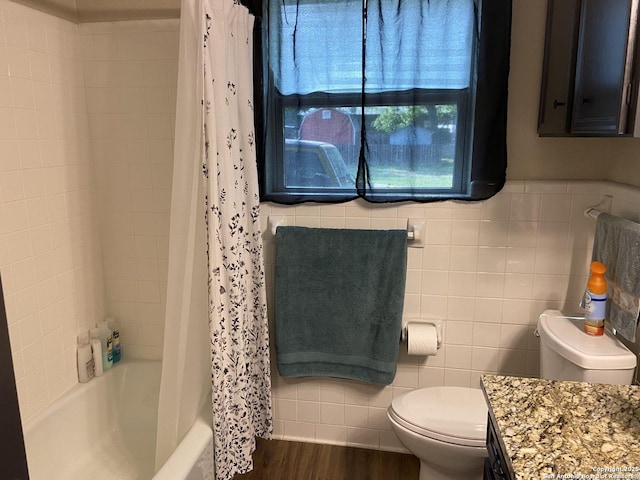 326 Riverview, Mcqueeney, TX 78123 - full bath with toilet, vanity, shower / bath combination with curtain, wood finished floors, and tile walls