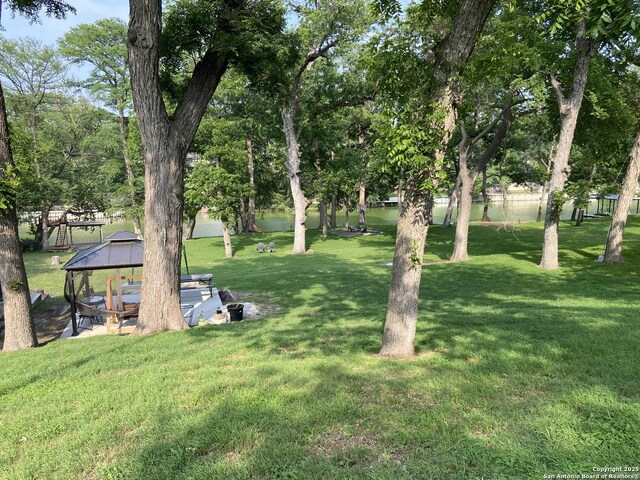 326 Riverview, Mcqueeney, TX 78123 - view of green lawn with a gazebo