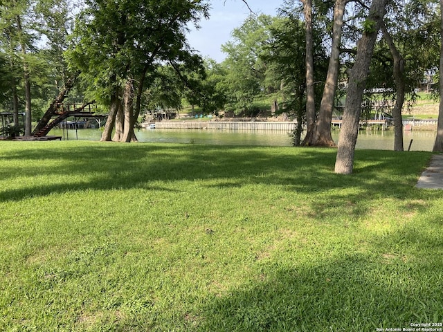 326 Riverview, Mcqueeney, TX 78123 - view of grassy yard