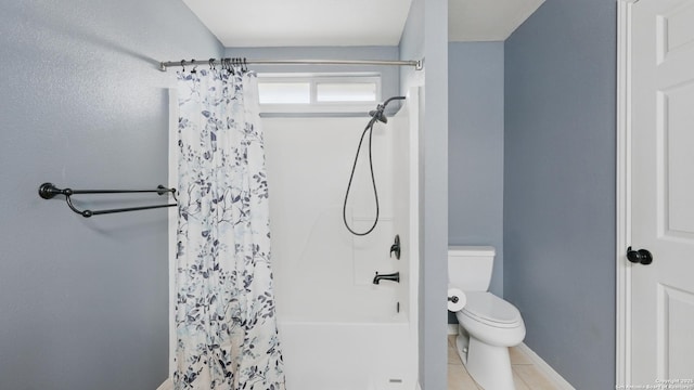 1070 Northpark, New Braunfels, TX 78130 - bathroom with a shower with curtain, toilet, baseboards, and tile patterned flooring