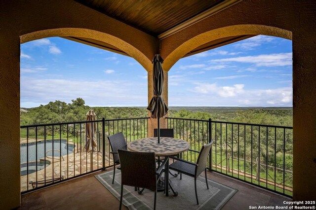 286 Settlers, Comfort, TX 78013 - balcony with outdoor dining space