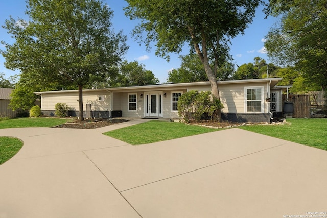 view of front of property featuring a patio area