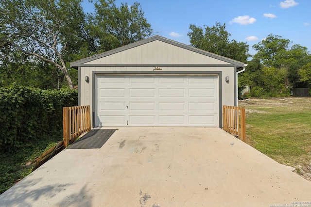 view of detached garage