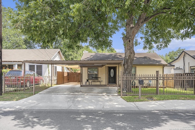 715 E Southcross, San Antonio, TX 78214 - single story home with driveway and a carport