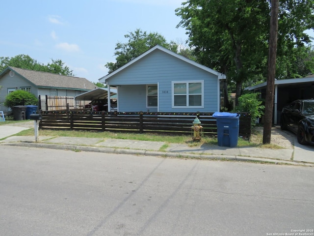 1414 Flanders Ave, San Antonio, TX 78211 - bungalow featuring a fenced front yard