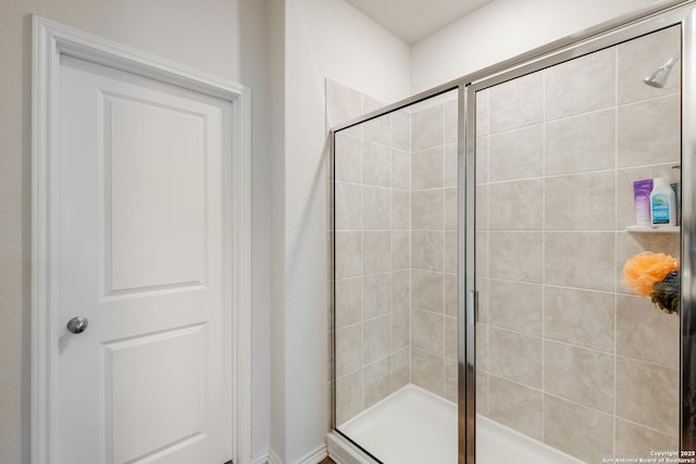 13915 Jasperoid, San Antonio, TX 78253 - bathroom with a shower stall