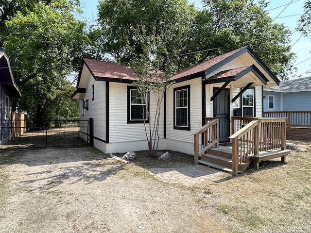 270 Oelkers, San Antonio, TX 78204 - view of front of property with fence