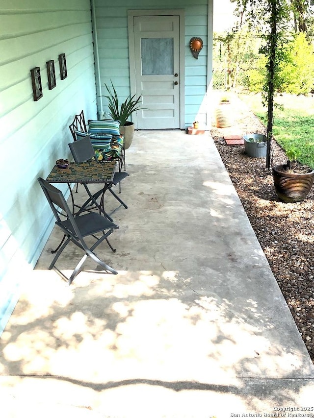 345 Westminster, San Antonio, TX 78228 - view of patio / terrace