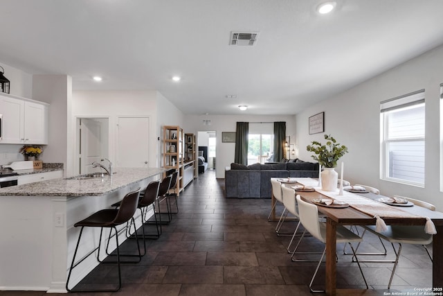 7910 Asp Pt, San Antonio, TX 78253 - dining space with recessed lighting