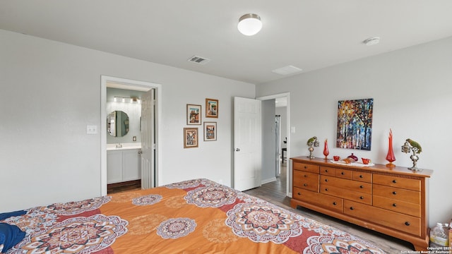 760 Guna, New Braunfels, TX 78130 - bedroom with wood finished floors and ensuite bathroom