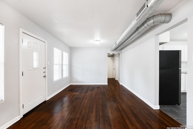 114 Oxford, San Antonio, TX 78213 - entryway featuring dark wood-style floors and baseboards