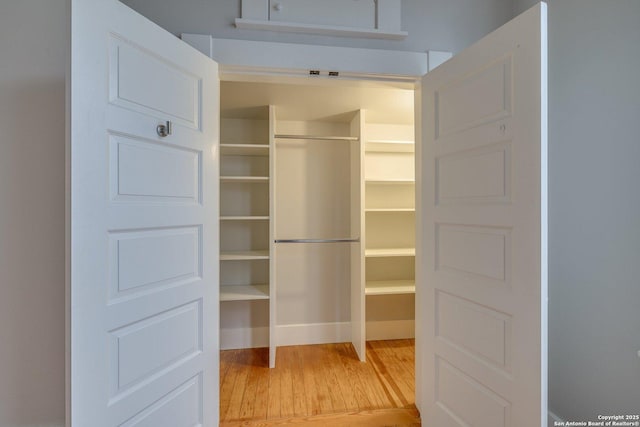 302 Cedar, San Antonio, TX 78210 - view of closet