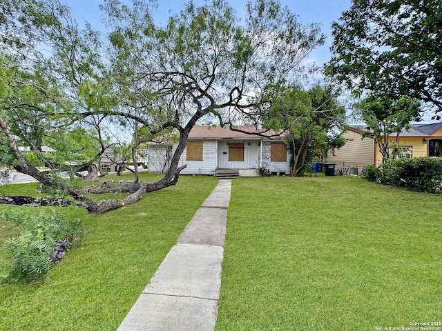 235 Notre Dame, San Antonio, TX 78228 - bungalow with a front lawn