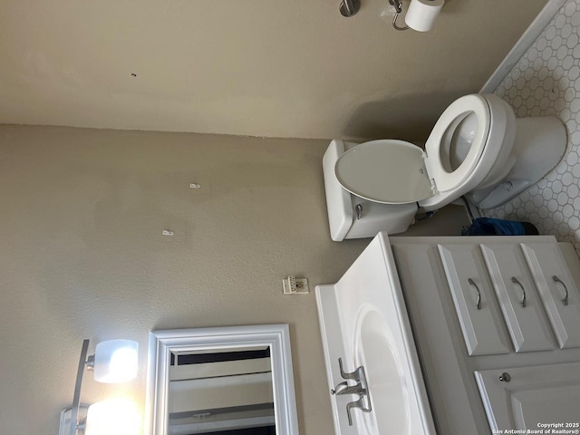 250 W Mandalay, San Antonio, TX 78212 - view of bathroom