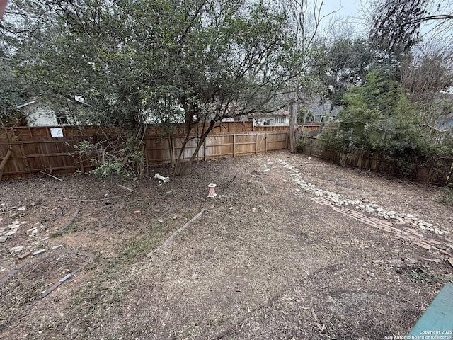425 Canterbury Hill St, Terrell Hills, TX 78209 - view of fenced backyard