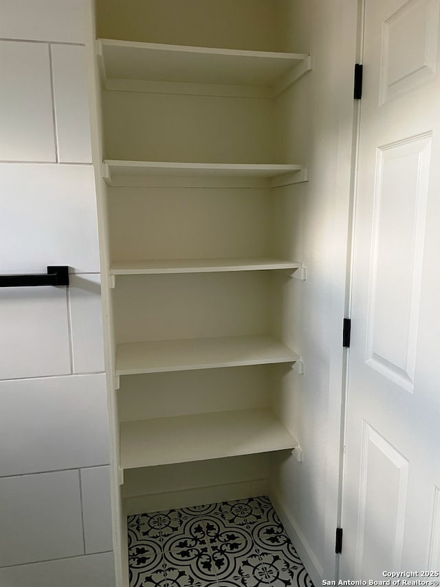 620 Euclid, San Antonio, TX 78212 - view of closet