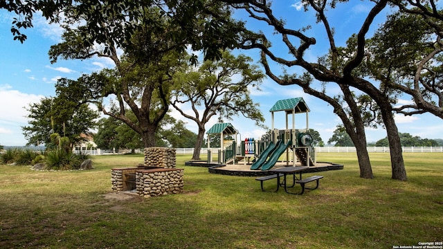 1133 Horseshoe Fls, Bandera, TX 78003 - view of community play area