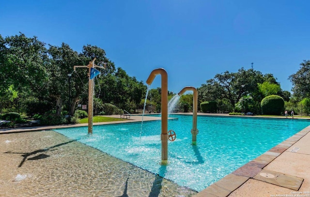 5502 Waldon Walk, San Antonio, TX 78261 - community pool with view of wooded area