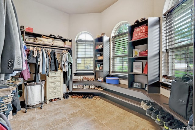 view of spacious closet