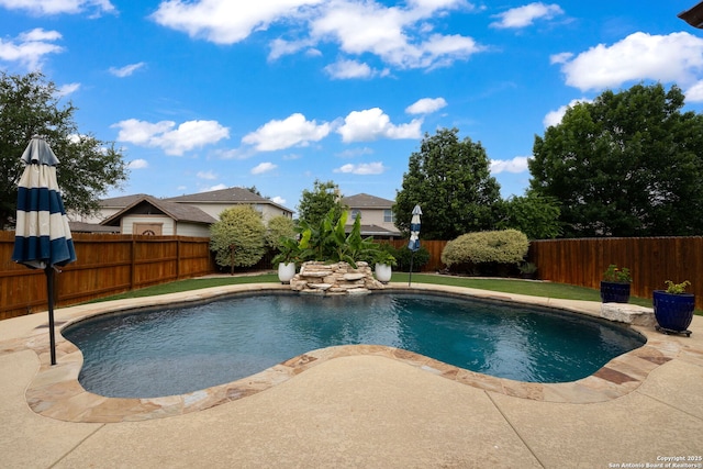 9911 Mustang Isle, San Antonio, TX 78254 - view of pool featuring a patio area and a fenced backyard