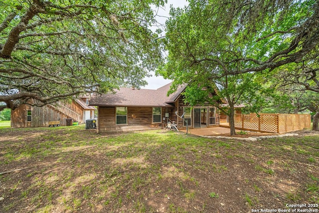 1 Carolyn Ln, Boerne, TX 78006 - rear view of house with a patio area