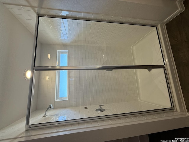 322 Addison, Lockhart, TX 78644 - full bath with tiled shower