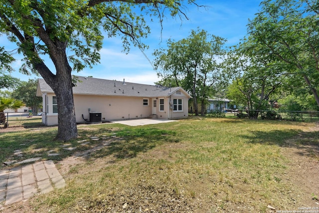 2523 W Kings Hwy, San Antonio, TX 78228 - rear view of property with a patio and cooling unit