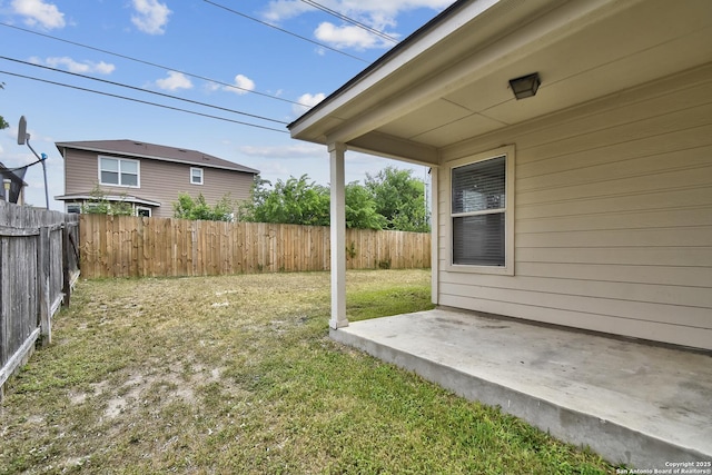 10374 Oakwood Crst, San Antonio, TX 78245 - view of yard with a patio