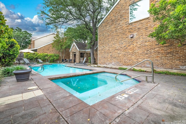 8103 N New Braunfels Unit 19, San Antonio, TX 78209 - community pool featuring a patio area