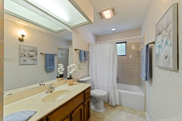 7519 Dijon Ct, San Antonio, TX 78209 - bathroom featuring toilet, vanity, shower / bath combo, wallpapered walls, and tile patterned flooring